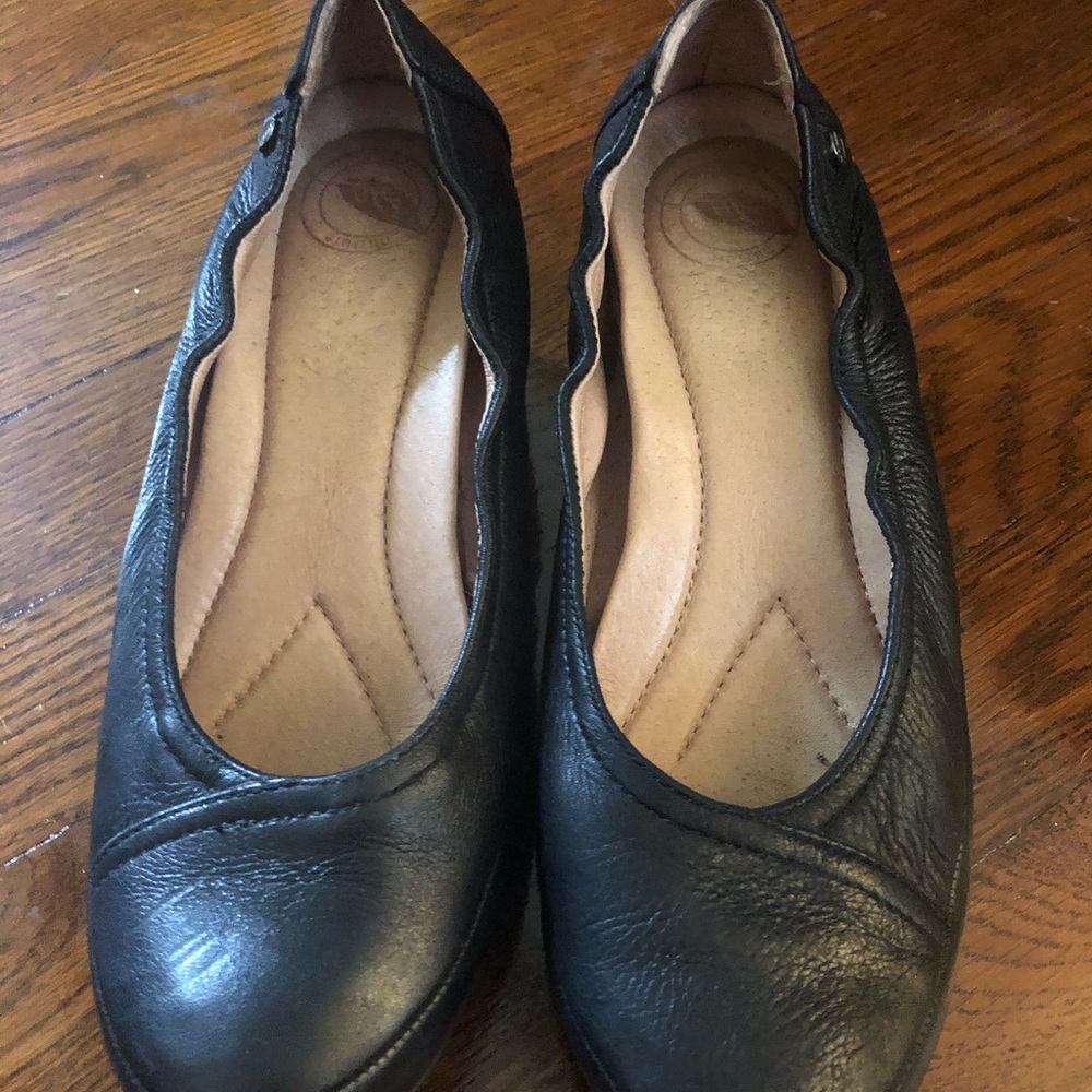 Naturalizer black pumps